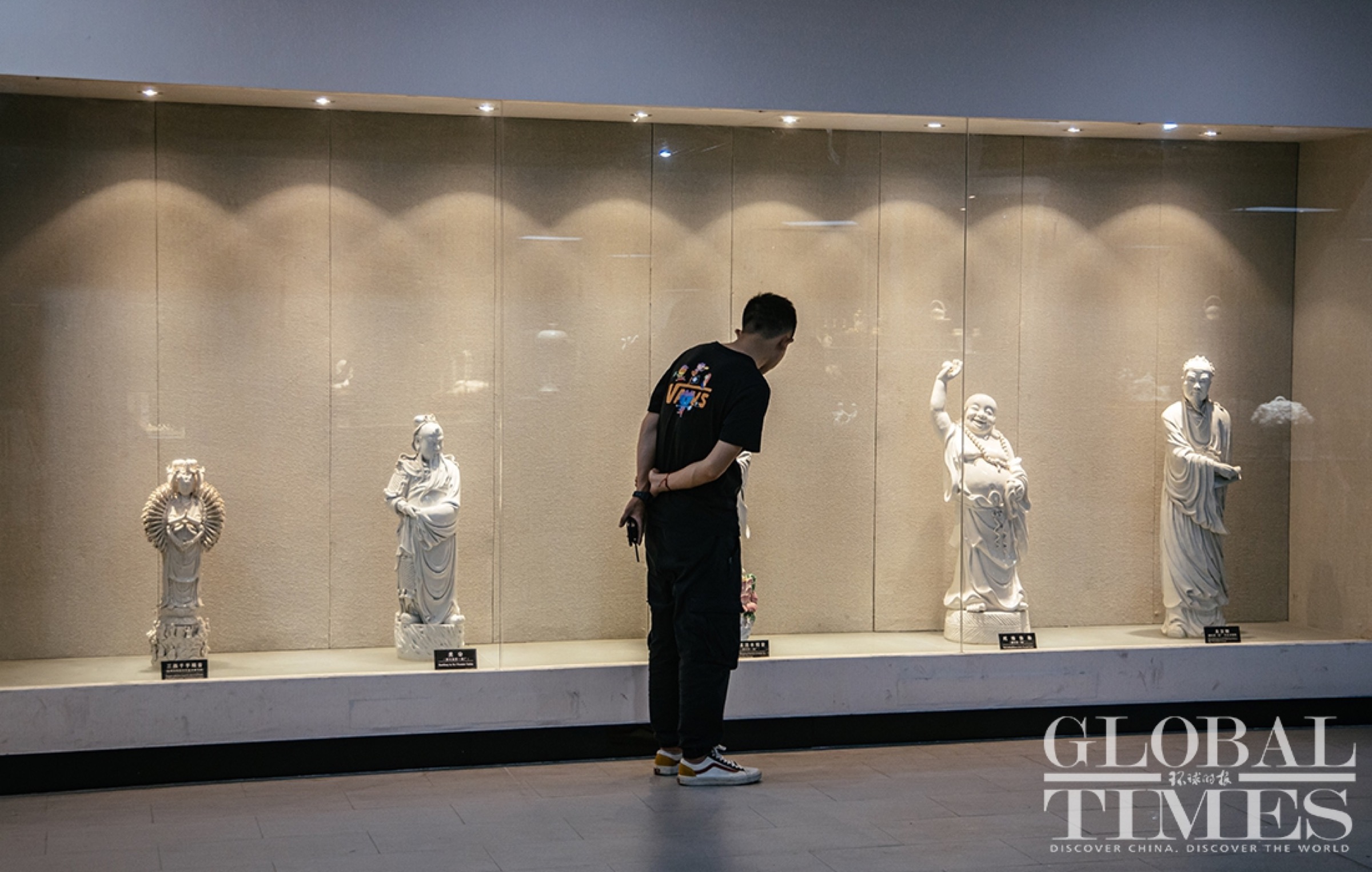 Dehua porcelain display introducing the historic kiln sites